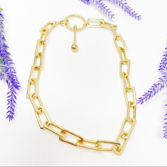 Vintage Jewelry - Retro Large Gold Tone Chain Link Back Neck Pendant Necklace